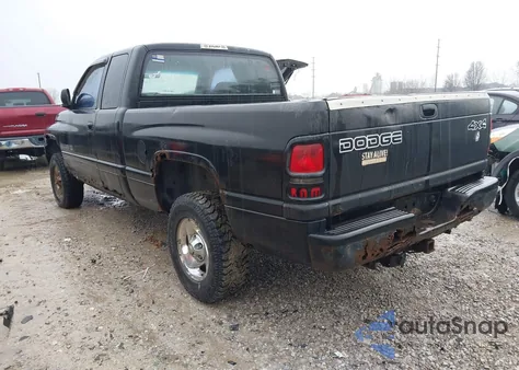 1999 Dodge Ram 1500 St from USA, damaged, VIN 3B7HF13Z5XM551985